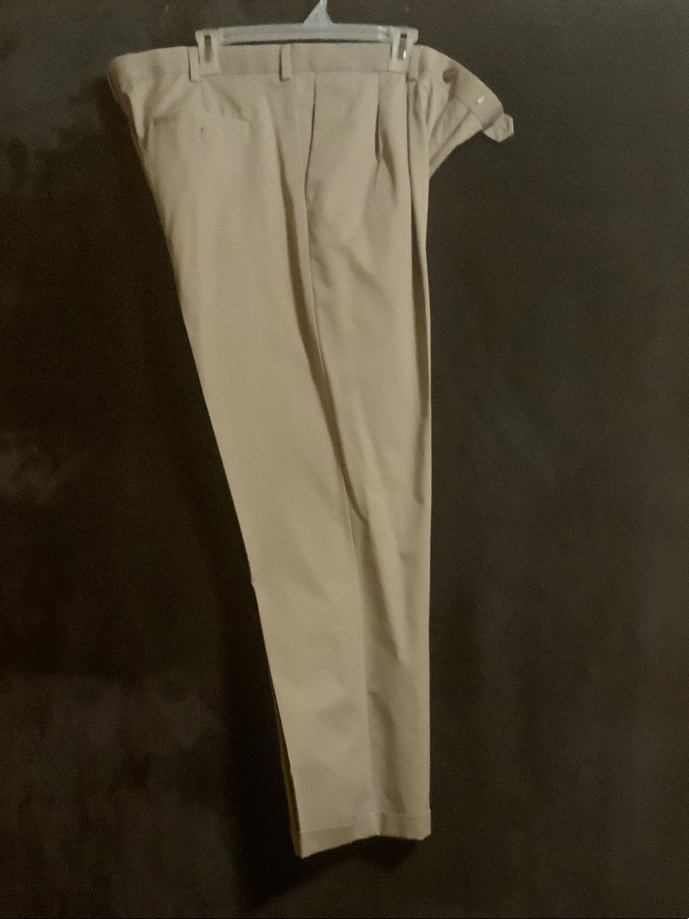 Roundtree & Yorke Tan Flat-Front Chinos